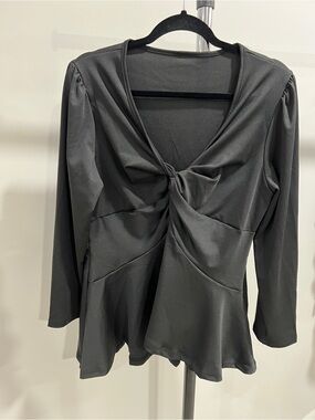 Womens Black Twist-Front Long Sleeve Top
